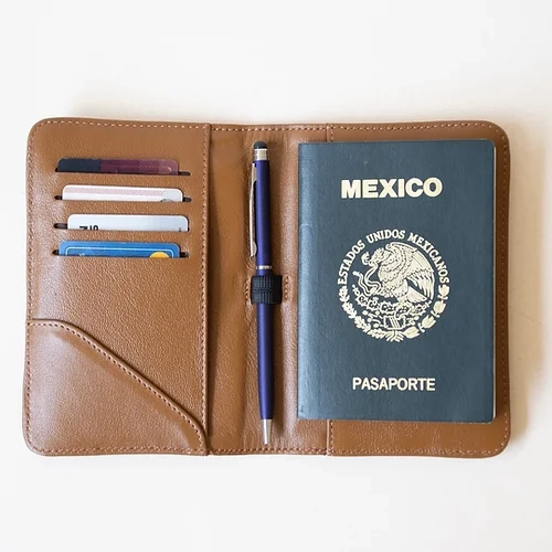 Porta Pasaporte Camel Interior